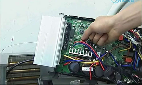 刚察美的空调电话是多少